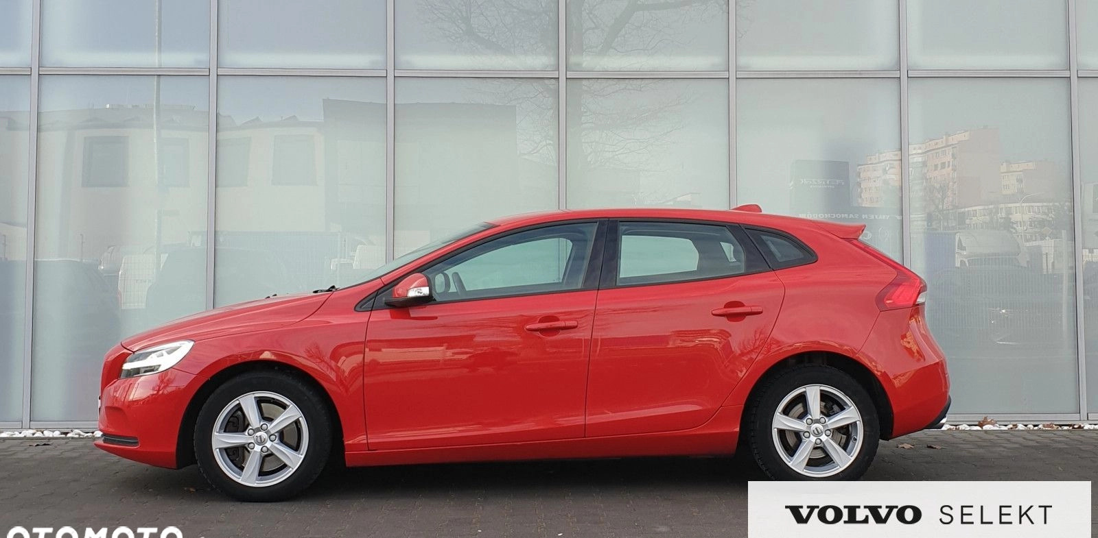 Volvo V40 cena 59900 przebieg: 190800, rok produkcji 2018 z Chojnice małe 172